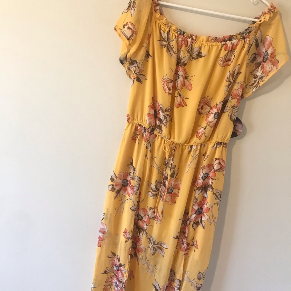 Beautiful Yellow- Gold Spring/ Summer Maxi - Picture 7 of 8